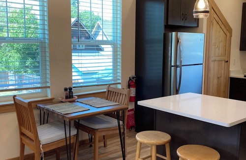 Sandpoint Apartamento | Light - filled 1-bedroom apartment with AC, WiFi in delightful South Sandpoint