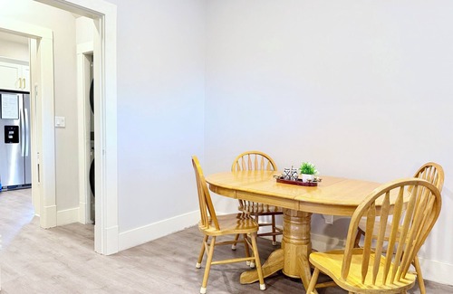 Wallingford Apartamento | Light filled apt in Historic Home by UW & Downtown