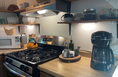 Cedarpines Park Cabina | Light filled Cabin in the Woods
