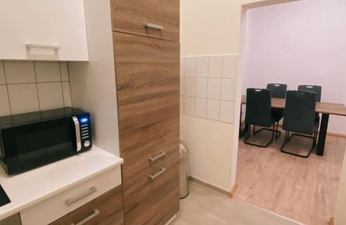 Zwickau Apartamento | Familienfreundliches Altbau App. Zentral -APOLONIAliving