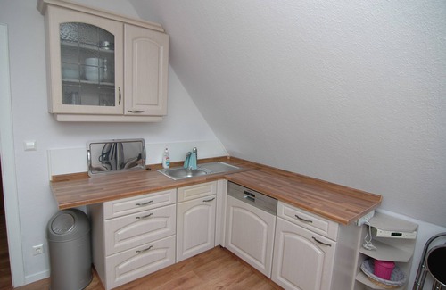 Scharzfeld Apartamento | Apartamento moderno y luminoso con balcón.