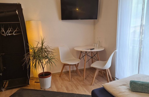 Waldbuttelbrunn Cama Y Desayuno | Habitación inundada de luz en el área de Würzburg