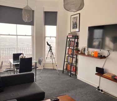 Hastings Apartamento | Light on the Waves