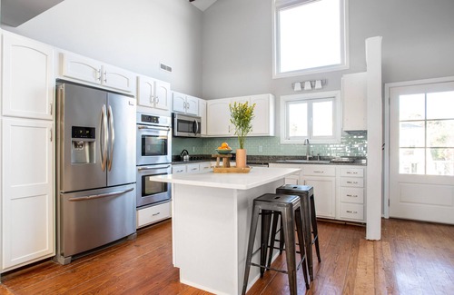 Folly Beach Casa | Lighthouse by AvantStay | Beachfront View Home w/ Pool Table & Ping Pong