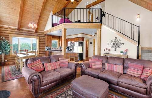 Johnson City Casa | Lighthouse Hill Ranch - Log Home - situated on 2001 acres!