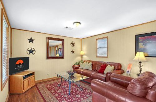 Johnson City Casa | Lighthouse Hill Ranch - Grey House