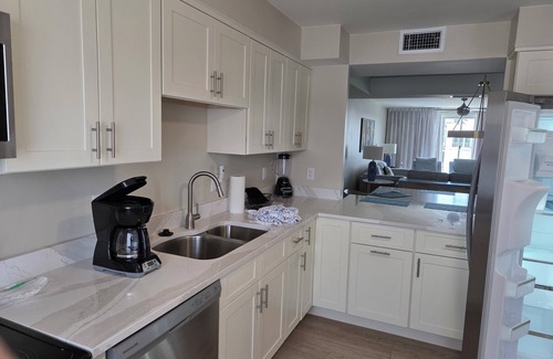 Sanibel Condominio | Lighthouse Resort & Club - All New 2-Bedrooom Plus a Den Condo with a Bay nView
