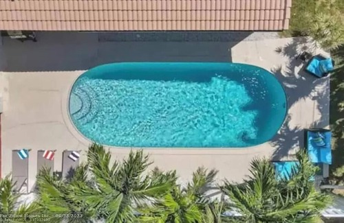 Lighthouse Point Casa | Lighthouse retreat - 5BR-Pool