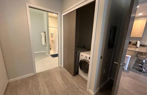 Downtown Des Moines Apartamento | Lightning Luxe Retreat