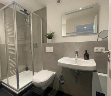 Wenden Apartamento | LIGHTPLACE Größere Gruppen 4 Einzelzimmer Boxspring Smart TV Biergarten Restaurant