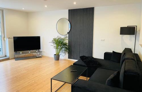 Wenden Apartamento | LIGHTPLACE Große Unterkunft 3 Schlafzimmer Boxspring Smart TV Biergarten Restaurant