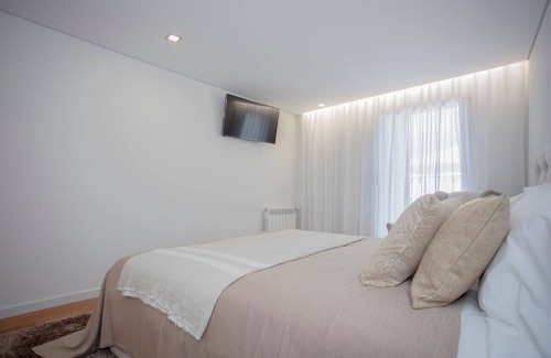 Oliveira do Douro Apartamento | Liiiving in Puerto | Luxury River View Apartment I
