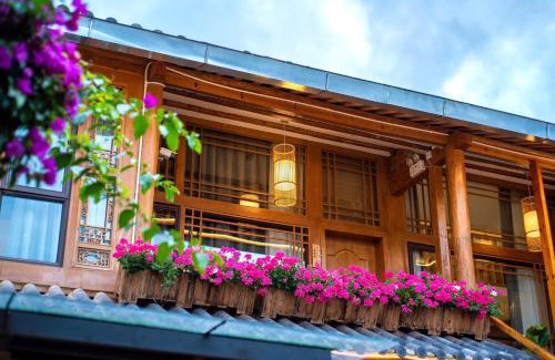 Dayan Old Town Casa | Lijiang Lights Quiet Garden Desinger SerenityHaven Hotel B&B Gucheng Zhongyi Mufu Branch