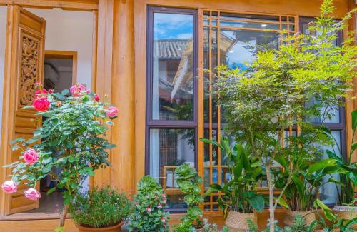 Dayan Old Town Casa | Lijiang Lights Quiet Garden Desinger SerenityHaven Hotel B&B Gucheng Zhongyi Mufu Branch