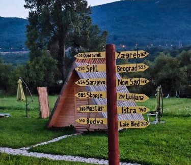 Licko Lesce Complejo | Lika Sunset