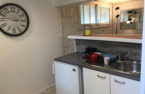 Roseraie - Orgemont Apartamento | ** LIKE AT HOME: APARTMENT and GARDEN with parking lot **