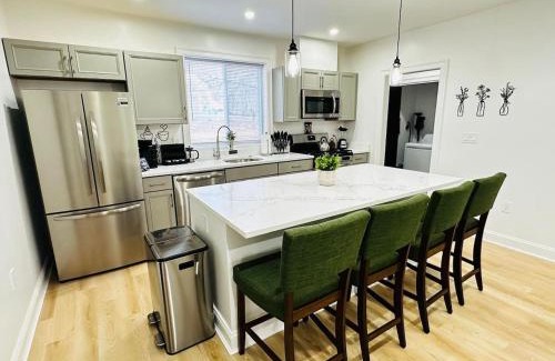 Fitchburg Casa | Like Home - BBQ, Yard, Fire Pit