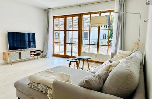 Penzberg Apartamento | LIKE HOME, cozy apartment, 2 bedrooms, Netflix, 55" TV, balcony, parking, self-check-in