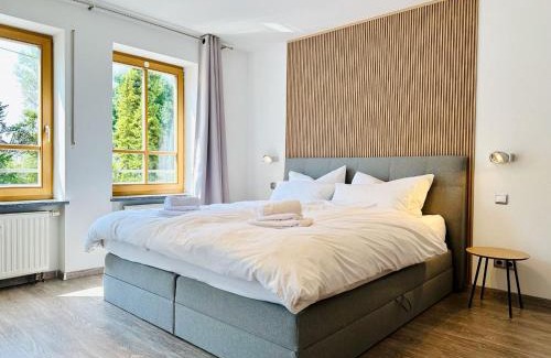 Penzberg Apartamento | LIKE HOME, cozy apartment, 2 bedrooms, Netflix, 55" TV, balcony, parking, self-check-in