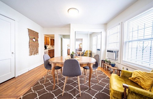 Southmoreland Condominio | Lil BOHO Apartment - Westport, Plaza, Downtown ART