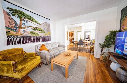 Southmoreland Condominio | Lil BOHO Apartment - Westport, Plaza, Downtown ART