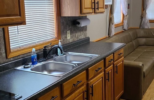 Big Sandy Cabina | Lil Cabin w/ Hot Tub in Private Fenced in Area. Near KY Lake