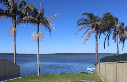 Toukley Casa | 'Lil Haven' Un apacible dúplex frente al mar de 3 dormitorios a 1 hora de Sydney