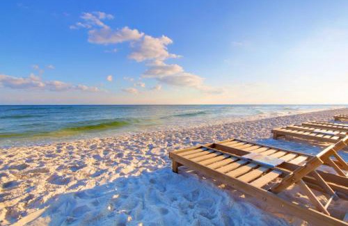 Pensacola Casa | Lil' Piece of Pensacola I Large Vacation Home I Gulf Coast I Florida