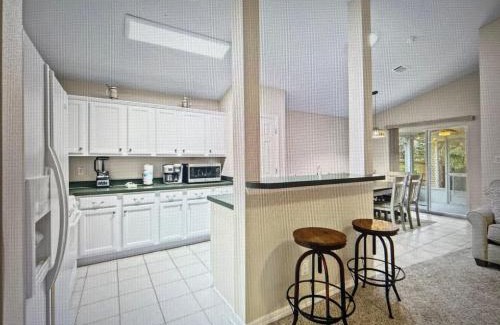 Pensacola Casa | Lil' Piece of Pensacola I Large Vacation Home I Gulf Coast I Florida