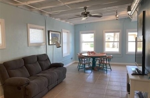 Port Mansfield Casa | Lil' Salty. Beautiful Newly RenovatedC