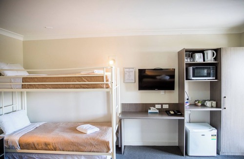 Goulburn Cama Y Desayuno | Lilac City Motor Inn 1 Room Family 8