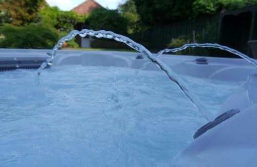 Aston Cantlow Casa | Lilac Cottage -Sleeps 6 -HOT TUB