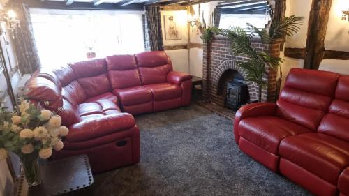 Aston Cantlow Casa | Lilac Cottage -Sleeps 6 -HOT TUB
