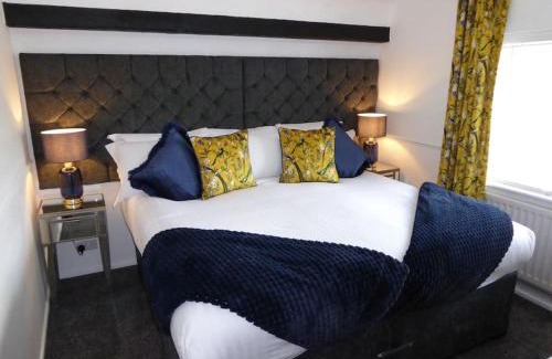 Aston Cantlow Casa | Lilac Cottage -Sleeps 6 -HOT TUB