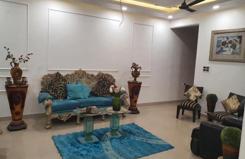 Faridabad Casa | Lilac room,
