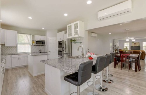 Lilburn Casa | Lilburn Gateway | Game Loft, Fire Pit, Near Stone Mountain