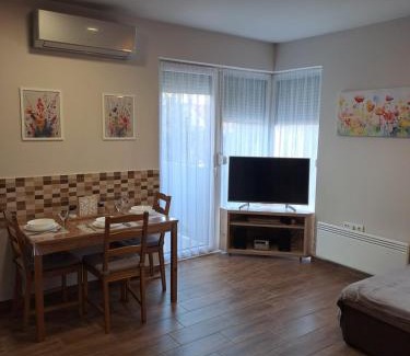 Gunaras Apartamento | Liliom Apartman