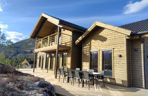 Kviteseid Casa | Lillelørdag Hytte - Stunning Holiday Home with Sauna