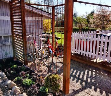 Falkenberg Casa | Lillstugan - Centralt och havsnära i lugnt villområde