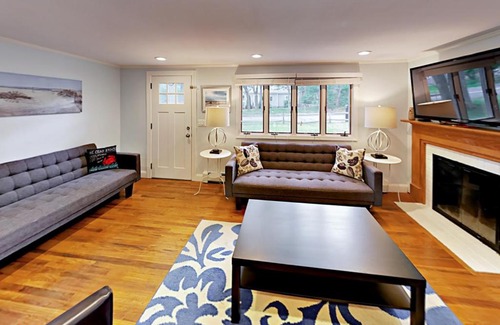 Dennis Casa | Lilly Pond Place