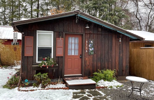 Olivebridge Cabaña | Lily Cottage - a cozy accomodation moments from the beautiful Ashokan reservoir