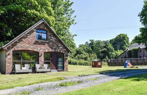 Skewen Cabaña | Lily Cottage - UK40101