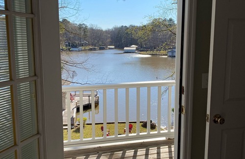 Milledgeville Casa | Lily & Oak Lakefront Retreat