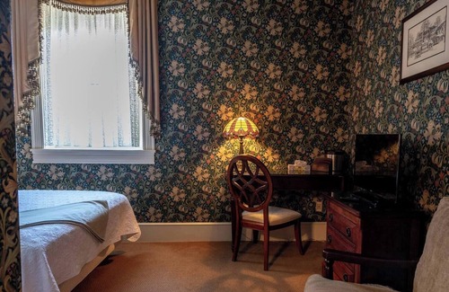 Geneseo Cama Y Desayuno | Lily of the Valley Room - Big Tree Inn
