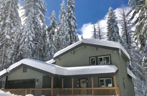 Yosemite West Cabina | Lily of the Valley: Big Wall. Yose Reservations, Breakfast, Central, Forest View