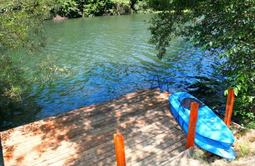 Guerneville Casa | Lily Pad - Hot Tub! Private Dock! BBQ! Game Room! Walk to Town! Fast WiFi! Dog Friendly!