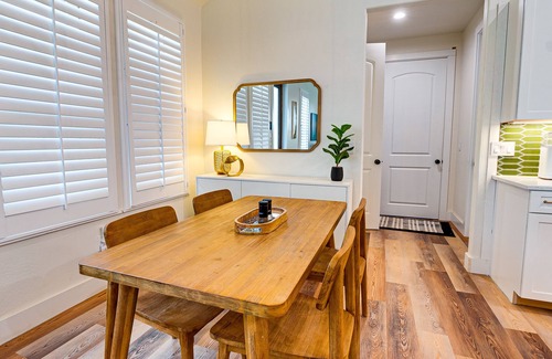 Gold Beach Casa | Lily Pond House. Stylish Coastal Home, 5 min. Walk to Beach, SPA