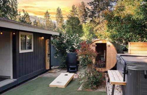 Idyllwild Casa | Lily Rock Cottage by Roav Retreats
