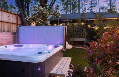 Idyllwild Casa | Lily Rock Cottage by Roav Retreats