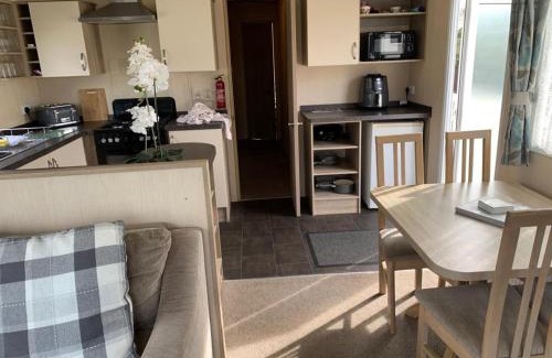 Rhyl Cabina | Lily's caravan